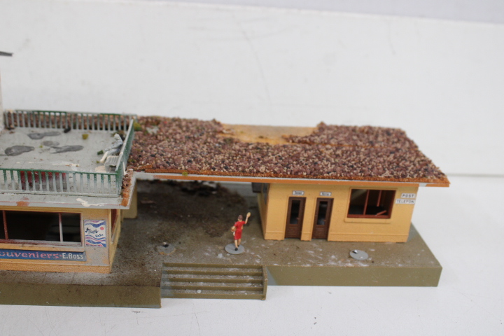 Modelbouw treinstation, brug, bergen en bomen – foto 24 – kavel bij GSD Auctions, Zoeterwoude