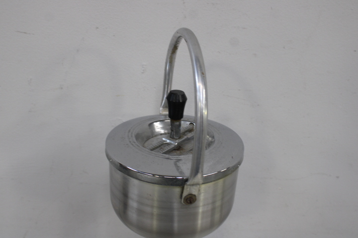 Asbak staand met metalen bekken – foto 11 – kavel bij GSD Auctions, Zoeterwoude