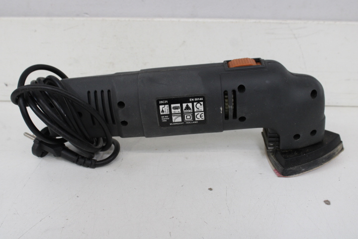 Kinzo driehoekschuurmachine 180W – foto 10 – kavel bij GSD Auctions, Zoeterwoude
