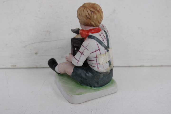 Diverse porseleinen figuren en vaasjes – foto 16 – kavel bij GSD Auctions, Zoeterwoude