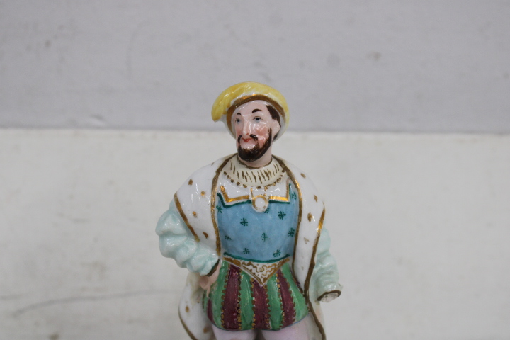 Diverse porseleinen figuren en vaasjes – foto 23 – kavel bij GSD Auctions, Zoeterwoude