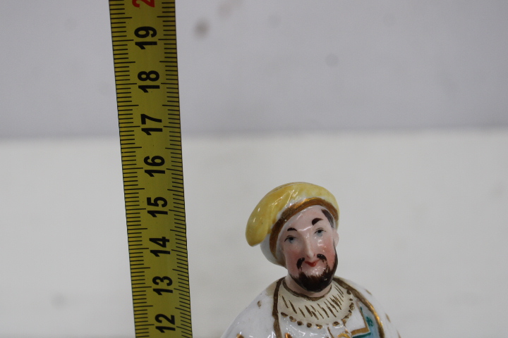 Diverse porseleinen figuren en vaasjes – foto 29 – kavel bij GSD Auctions, Zoeterwoude