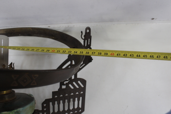 Antieke petroleumlampen en metalen wandhouder – foto 16 – kavel bij GSD Auctions, Zoeterwoude