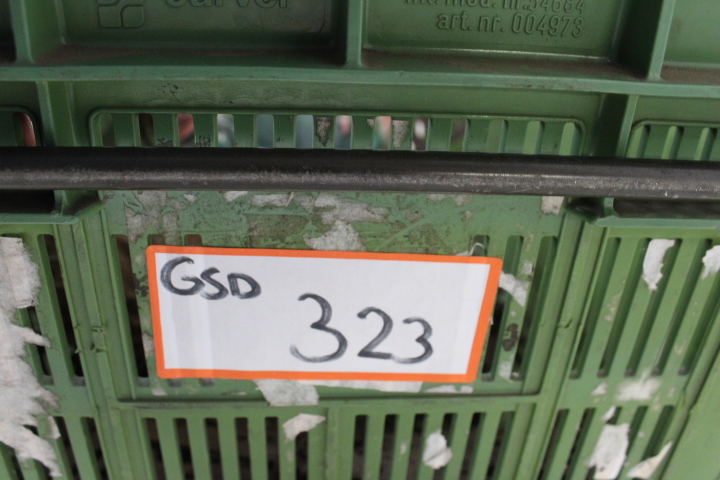 Antieke petroleumlampen en metalen wandhouder – foto 19 – kavel bij GSD Auctions, Zoeterwoude