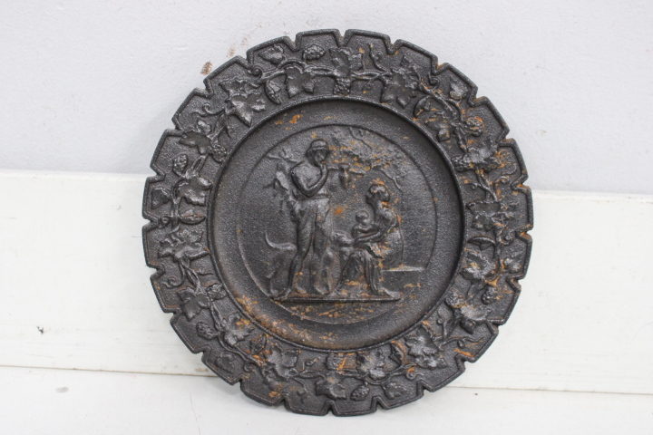 Decoratieve gietijzeren kaarsenhouders en wandplaat – foto 10 – kavel bij GSD Auctions, Zoeterwoude