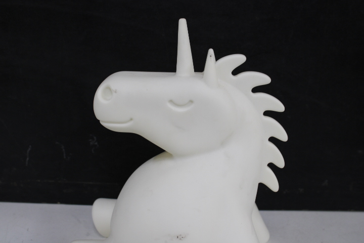 Witte eenhoorn beeld – foto 6 – kavel bij GSD Auctions, Zoeterwoude