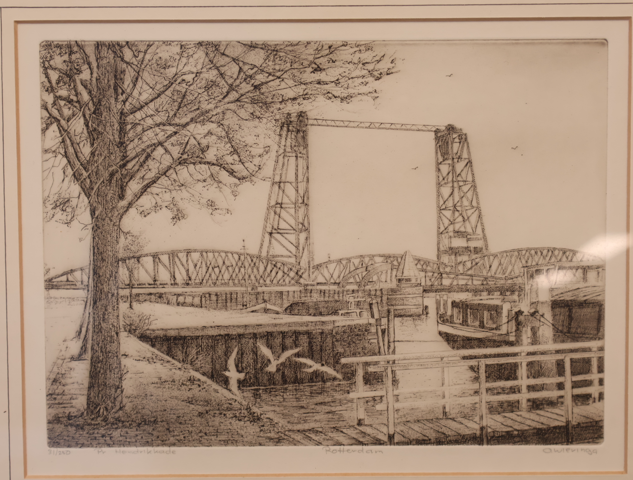 Ingelijste ets van Hefbrug Rotterdam – foto 2 – kavel bij GSD Auctions, Zoeterwoude