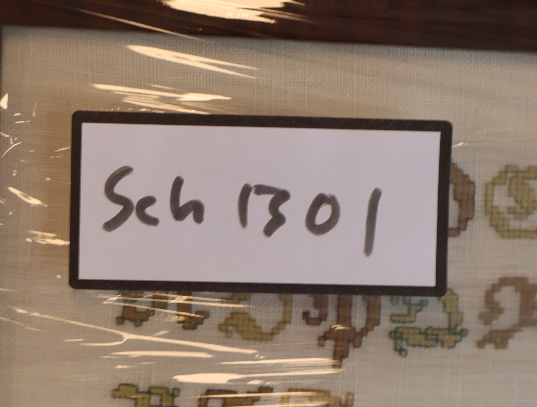 Gepresenteerde geborduurde alfabet en motieven – foto 7 – kavel bij GSD Auctions, Zoeterwoude