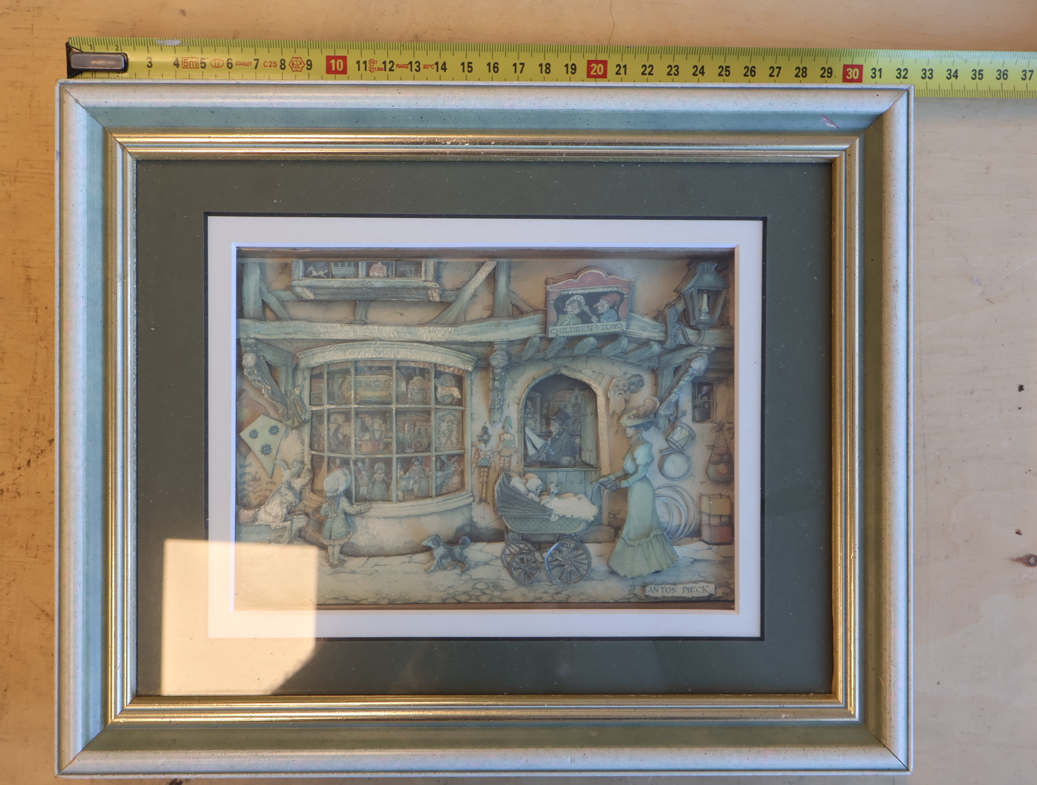 Ingelijste Anton Pieck papercraft 'Children's Toys' – foto 5 – kavel bij GSD Auctions, Zoeterwoude