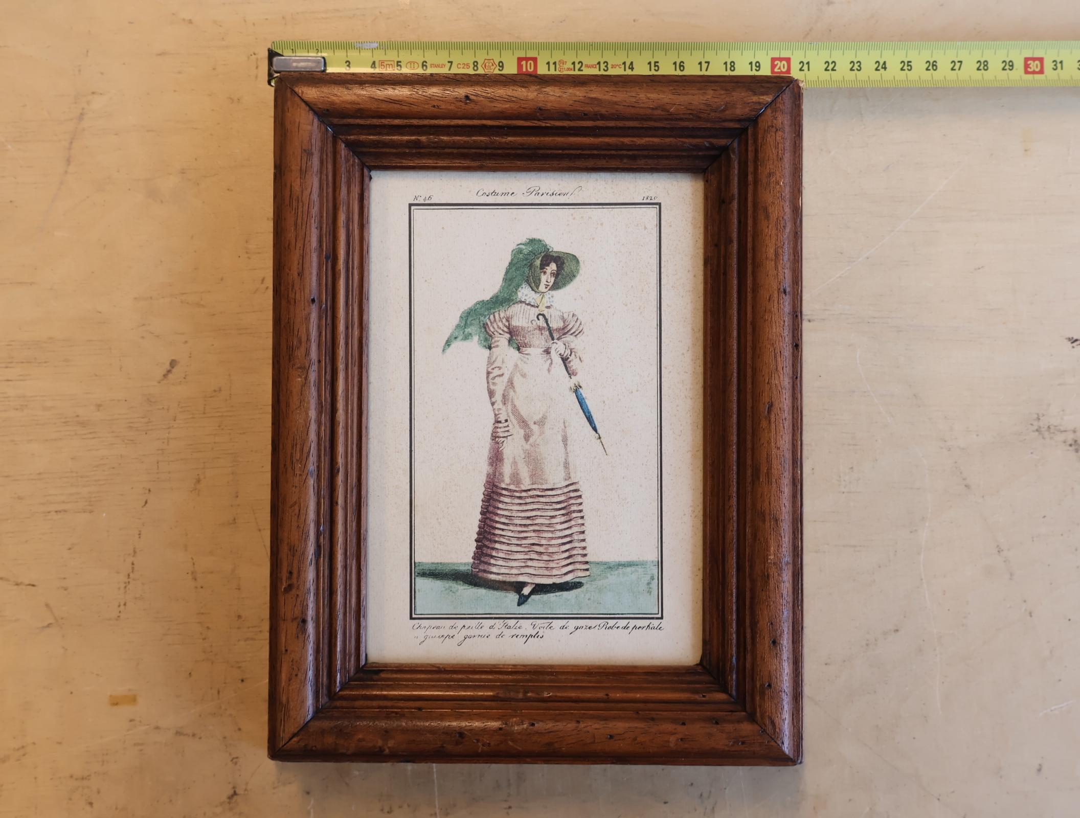 Ingelijste modeprent "Costume Parisien" – foto 5 – kavel bij GSD Auctions, Zoeterwoude