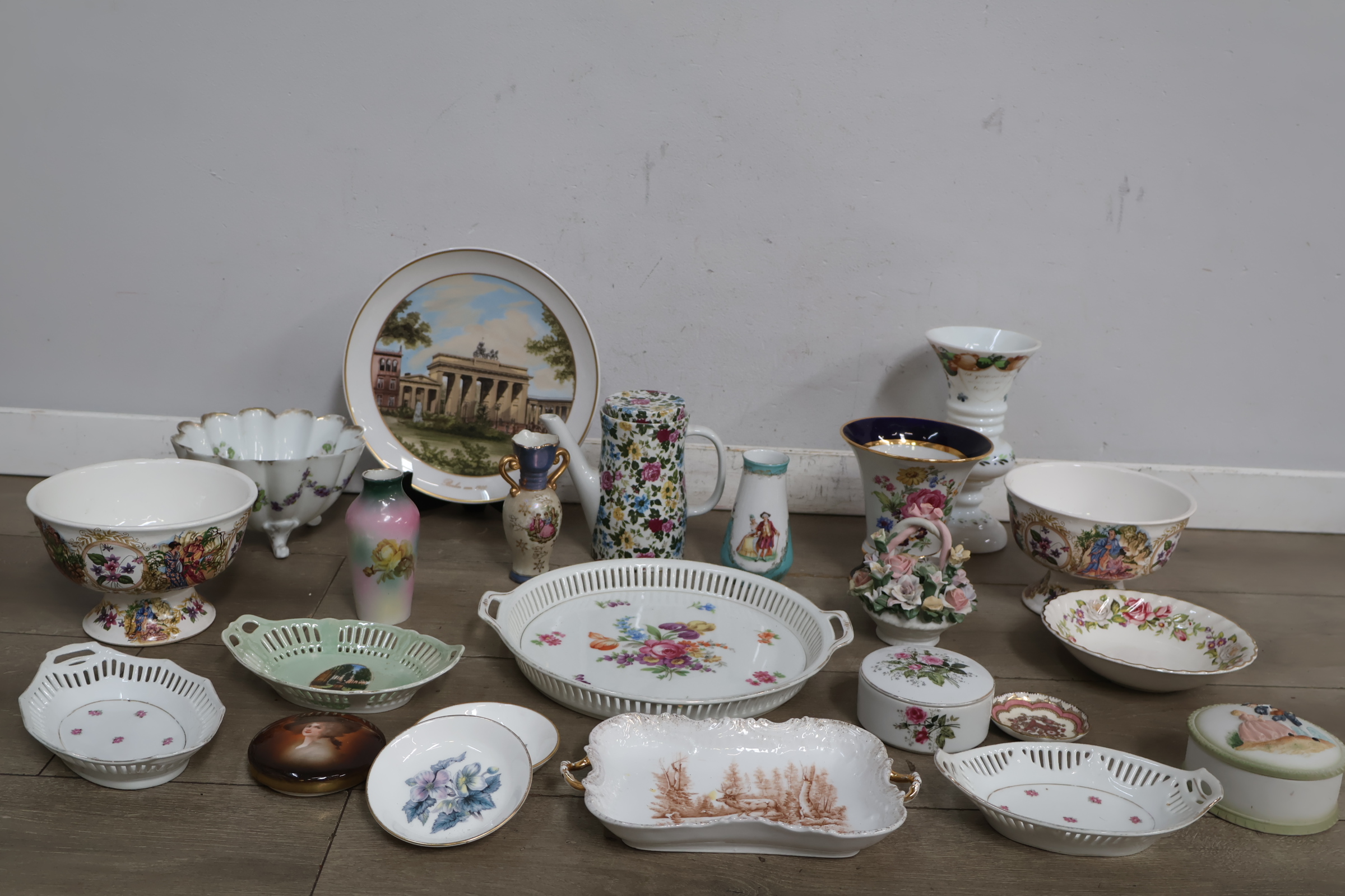 Porseleinen doosjes met decoratieve deksels – foto 17 – kavel bij GSD Auctions, Zoeterwoude