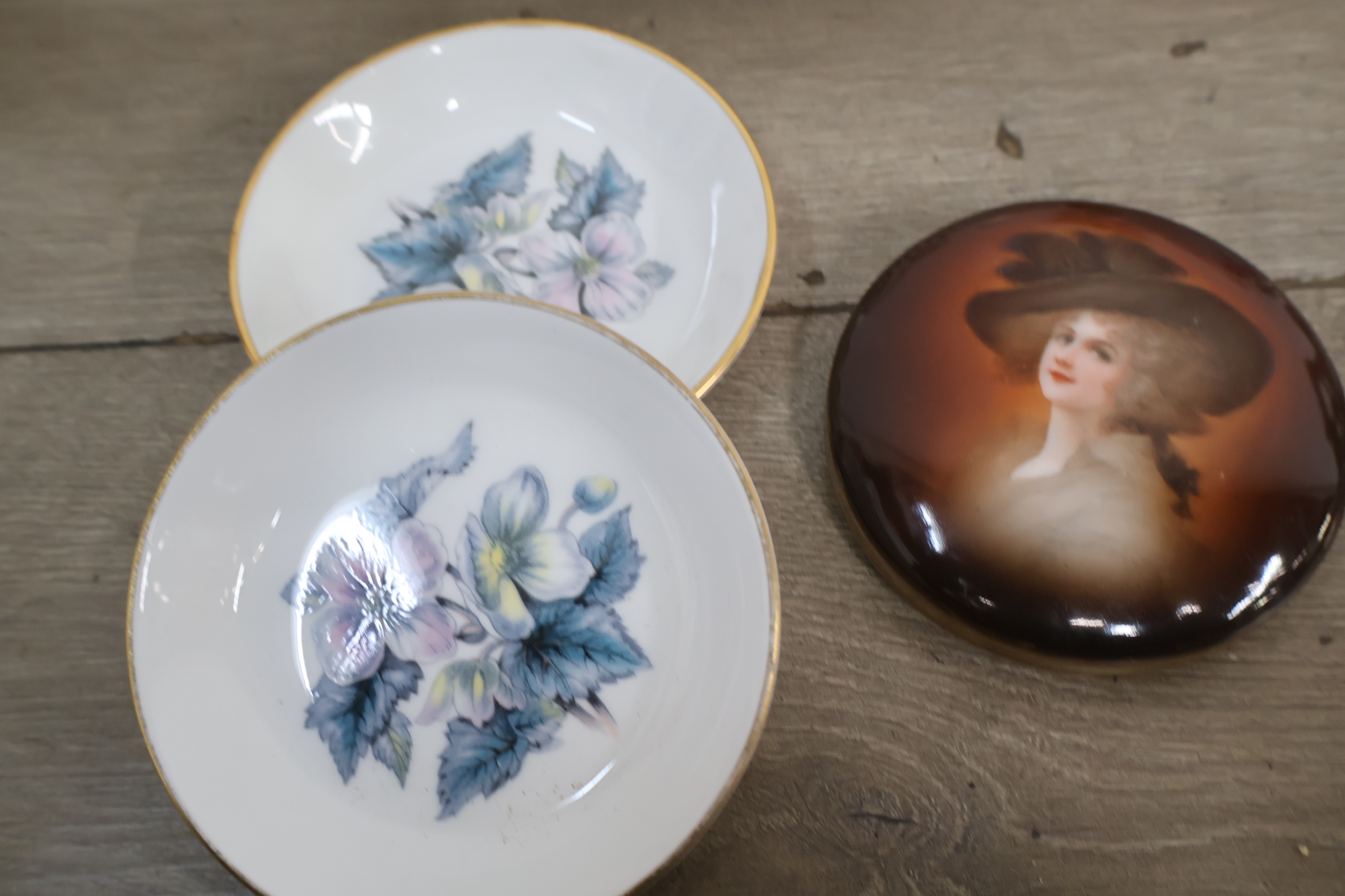 Porseleinen doosjes met decoratieve deksels – foto 21 – kavel bij GSD Auctions, Zoeterwoude