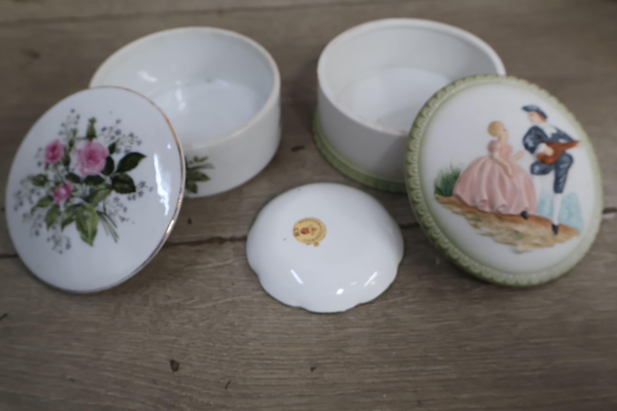 Porseleinen doosjes met decoratieve deksels – foto 27 – kavel bij GSD Auctions, Zoeterwoude