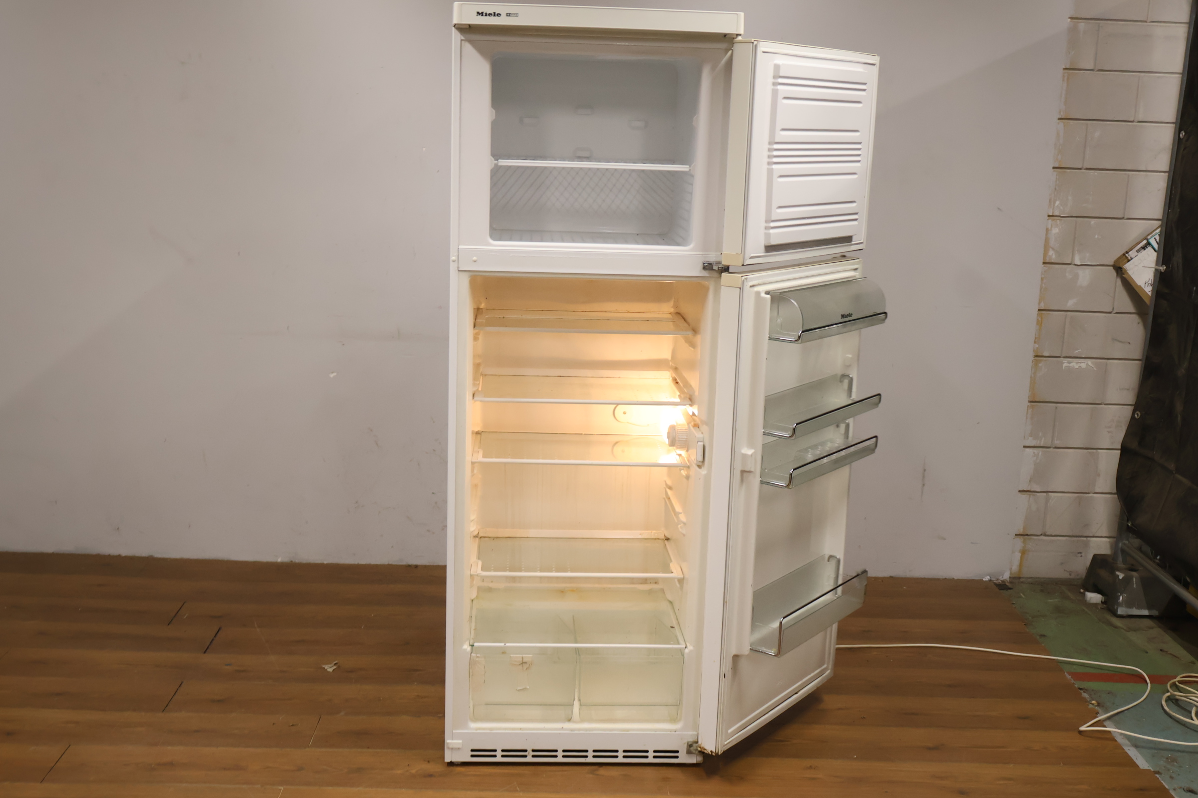 Miele koelkast - Koelvries-combinatie – foto 12 – kavel bij GSD Auctions, Zoeterwoude
