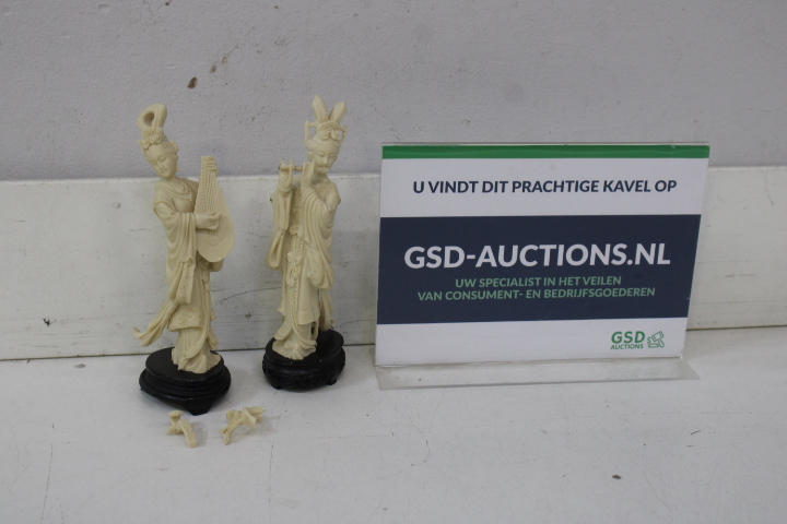 Set van 2 Ivoorkleurige Oosterse beelden – foto 2 – kavel bij GSD Auctions, Zoeterwoude