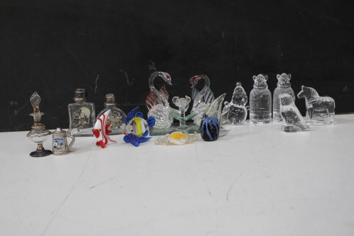 Diverse glas-en metalen miniaturen – foto 4 – kavel bij GSD Auctions, Zoeterwoude