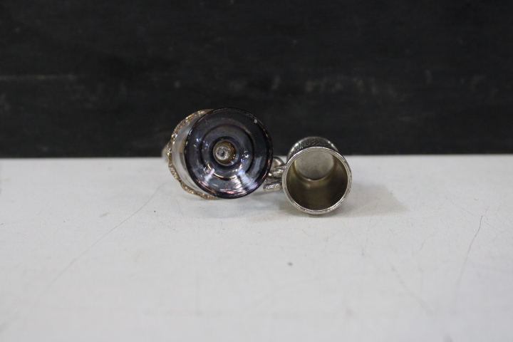 Diverse glas-en metalen miniaturen – foto 17 – kavel bij GSD Auctions, Zoeterwoude