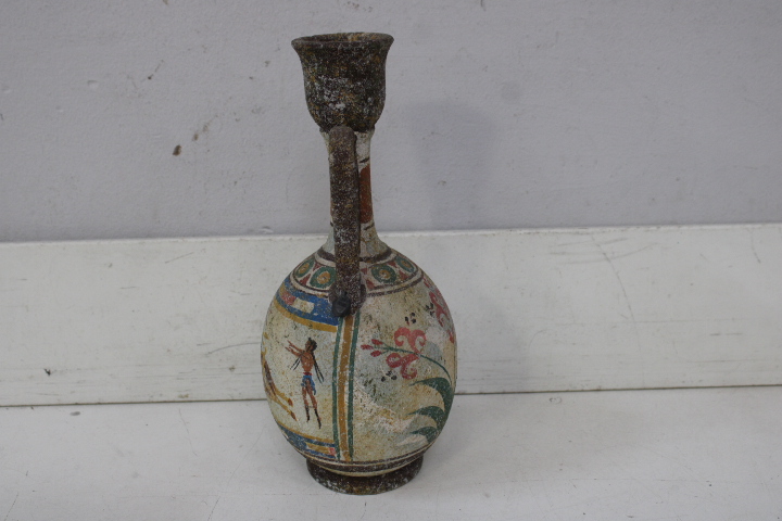 Twee Griekse stijl kruiken met schilderingen – foto 5 – kavel bij GSD Auctions, Zoeterwoude