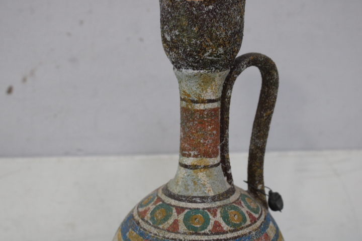 Twee Griekse stijl kruiken met schilderingen – foto 10 – kavel bij GSD Auctions, Zoeterwoude