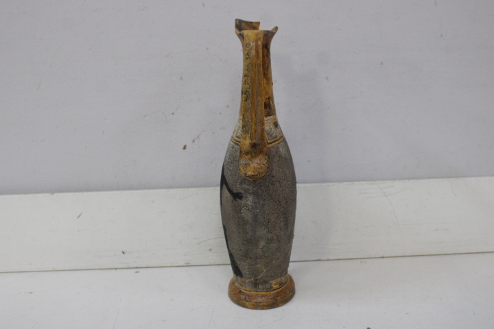 Twee Griekse stijl kruiken met schilderingen – foto 14 – kavel bij GSD Auctions, Zoeterwoude