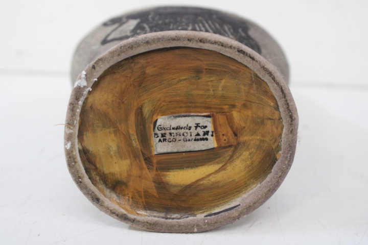 Twee Griekse stijl kruiken met schilderingen – foto 21 – kavel bij GSD Auctions, Zoeterwoude