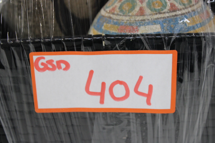Twee Griekse stijl kruiken met schilderingen – foto 23 – kavel bij GSD Auctions, Zoeterwoude
