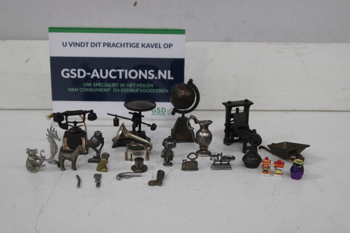 Vintage miniatuur metalen objecten set – foto 2 – kavel bij GSD Auctions, Zoeterwoude