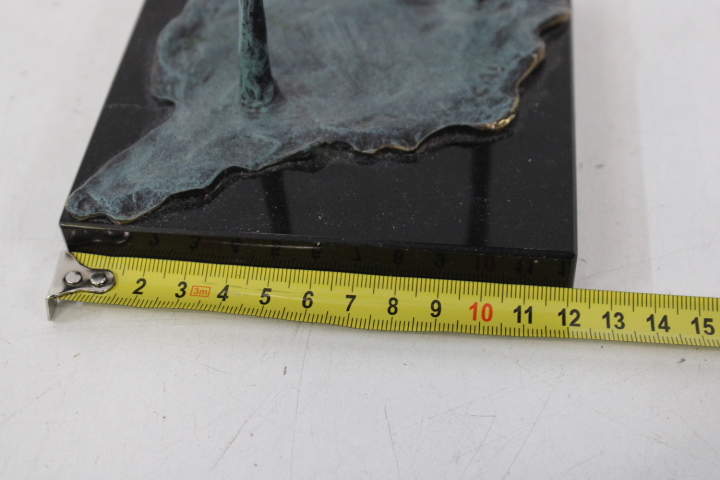 Abstract bronzen beeld op zwart marmeren voet – foto 12 – kavel bij GSD Auctions, Zoeterwoude