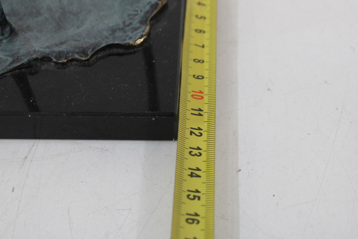 Abstract bronzen beeld op zwart marmeren voet – foto 13 – kavel bij GSD Auctions, Zoeterwoude