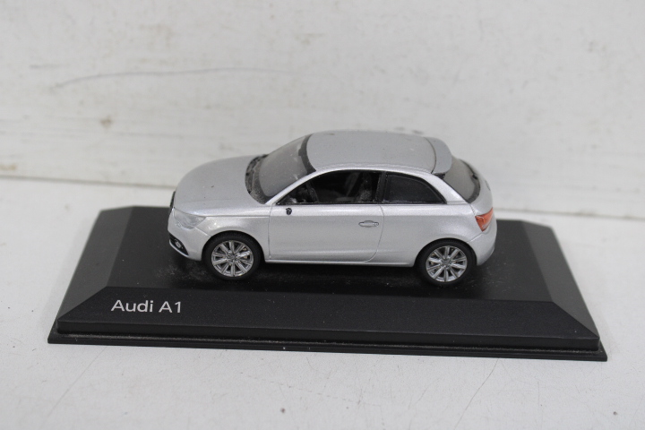 Verzameling modelauto's en miniatuurvoertuigen – foto 10 – kavel bij GSD Auctions, Zoeterwoude