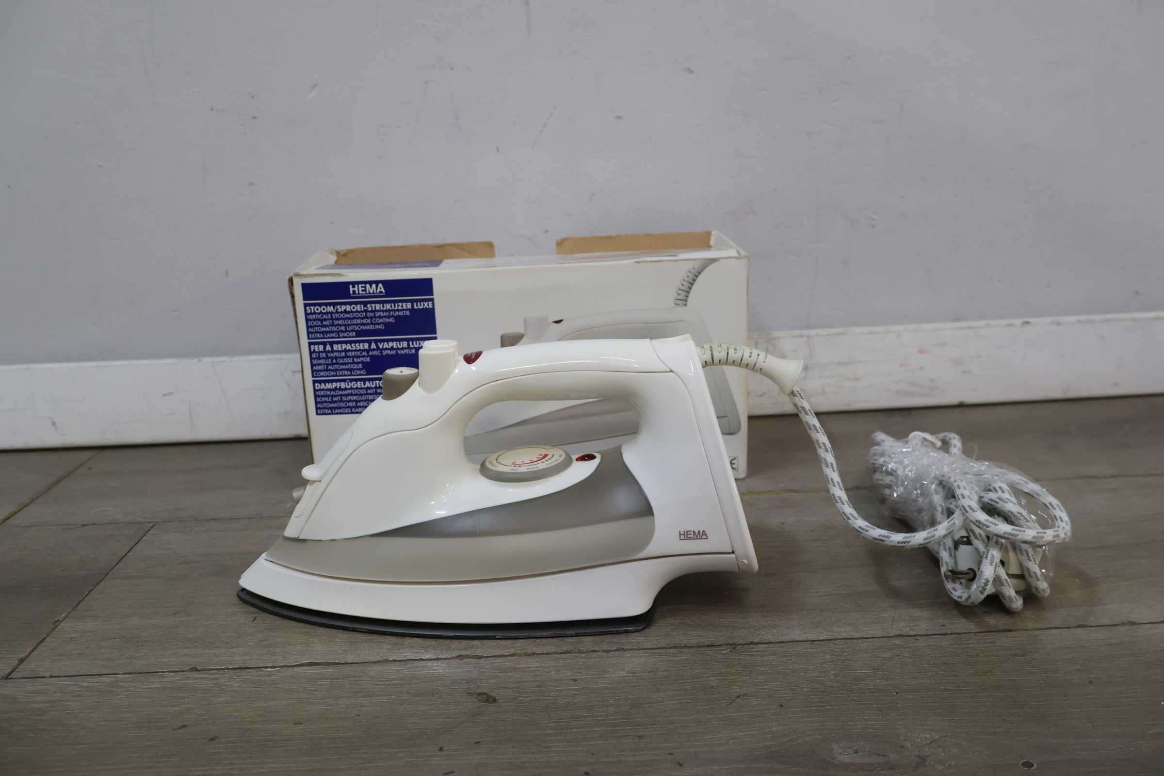 HEMA Stoomstrijkijzer Luxe' – foto 4 – kavel bij GSD Auctions, Zoeterwoude
