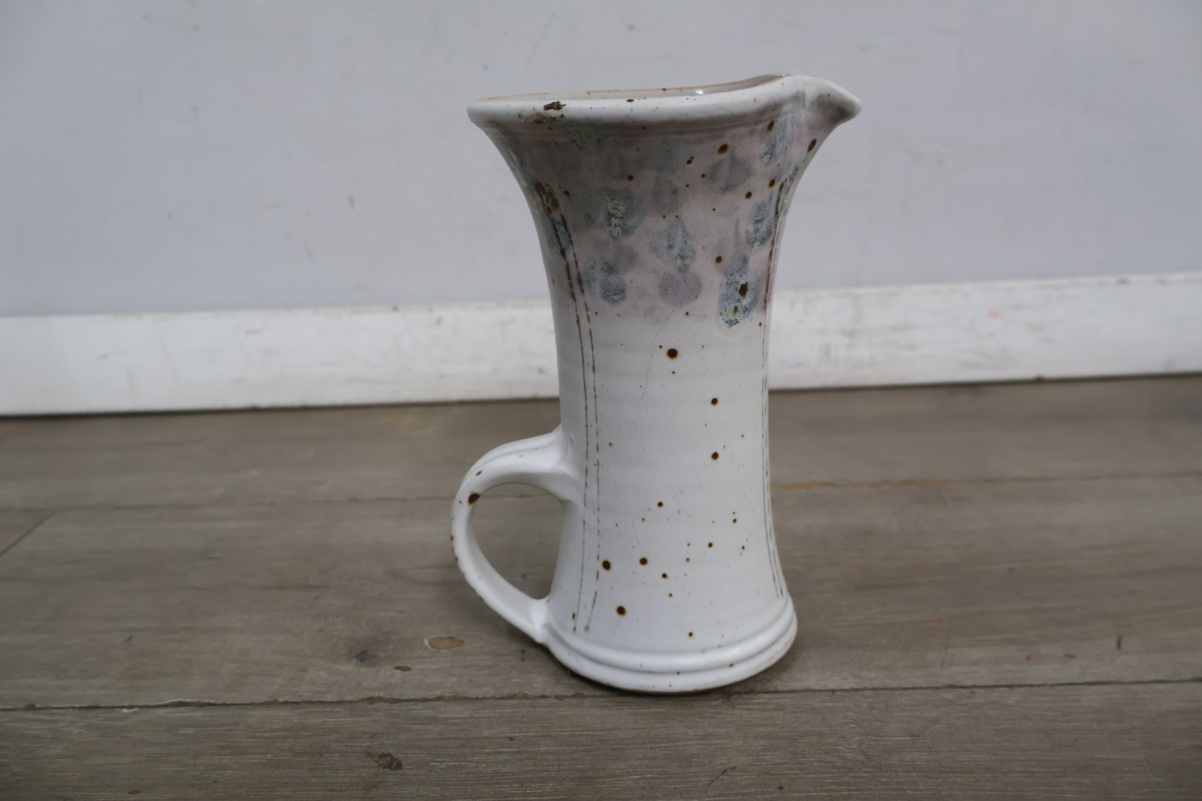 Keramische witte kan' – foto 3 – kavel bij GSD Auctions, Zoeterwoude