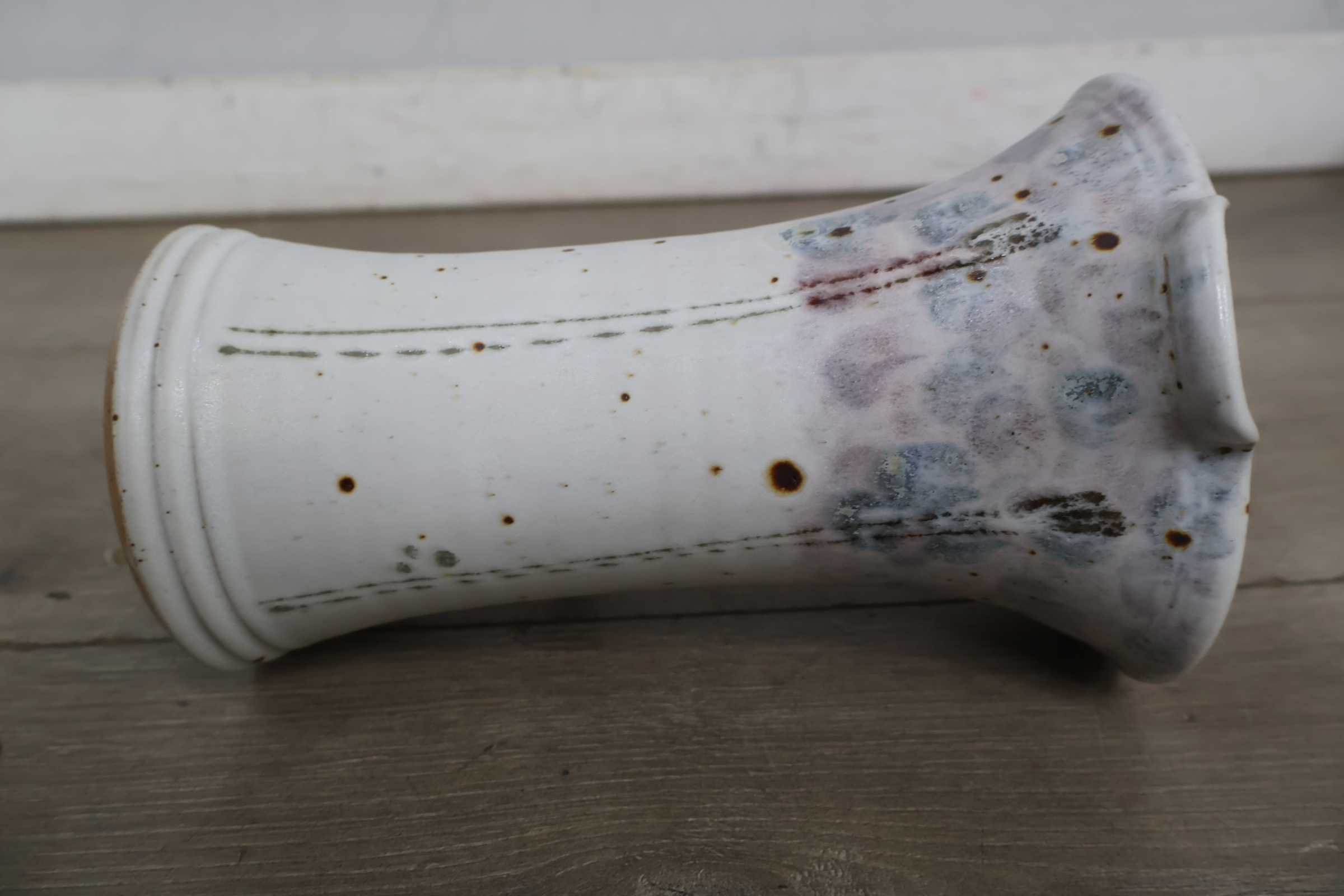 Keramische witte kan' – foto 8 – kavel bij GSD Auctions, Zoeterwoude