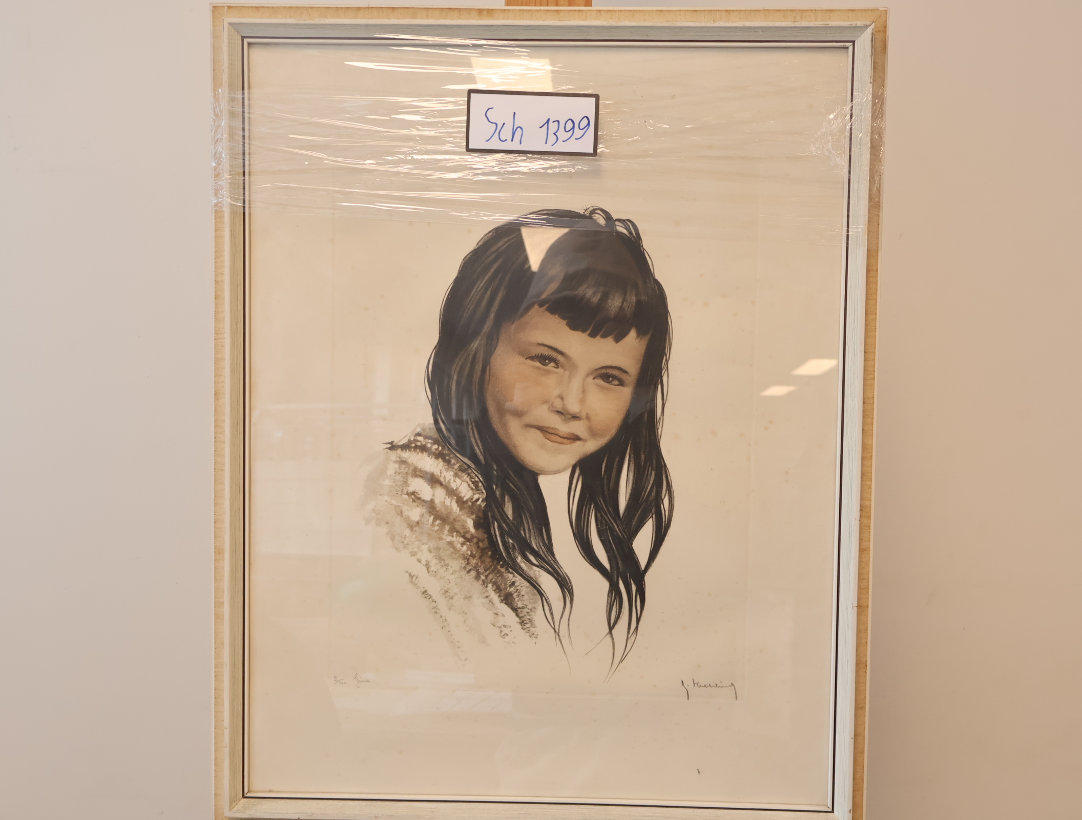 Ingelijste portrettekening van een meisje – foto 14 – kavel bij GSD Auctions, Zoeterwoude