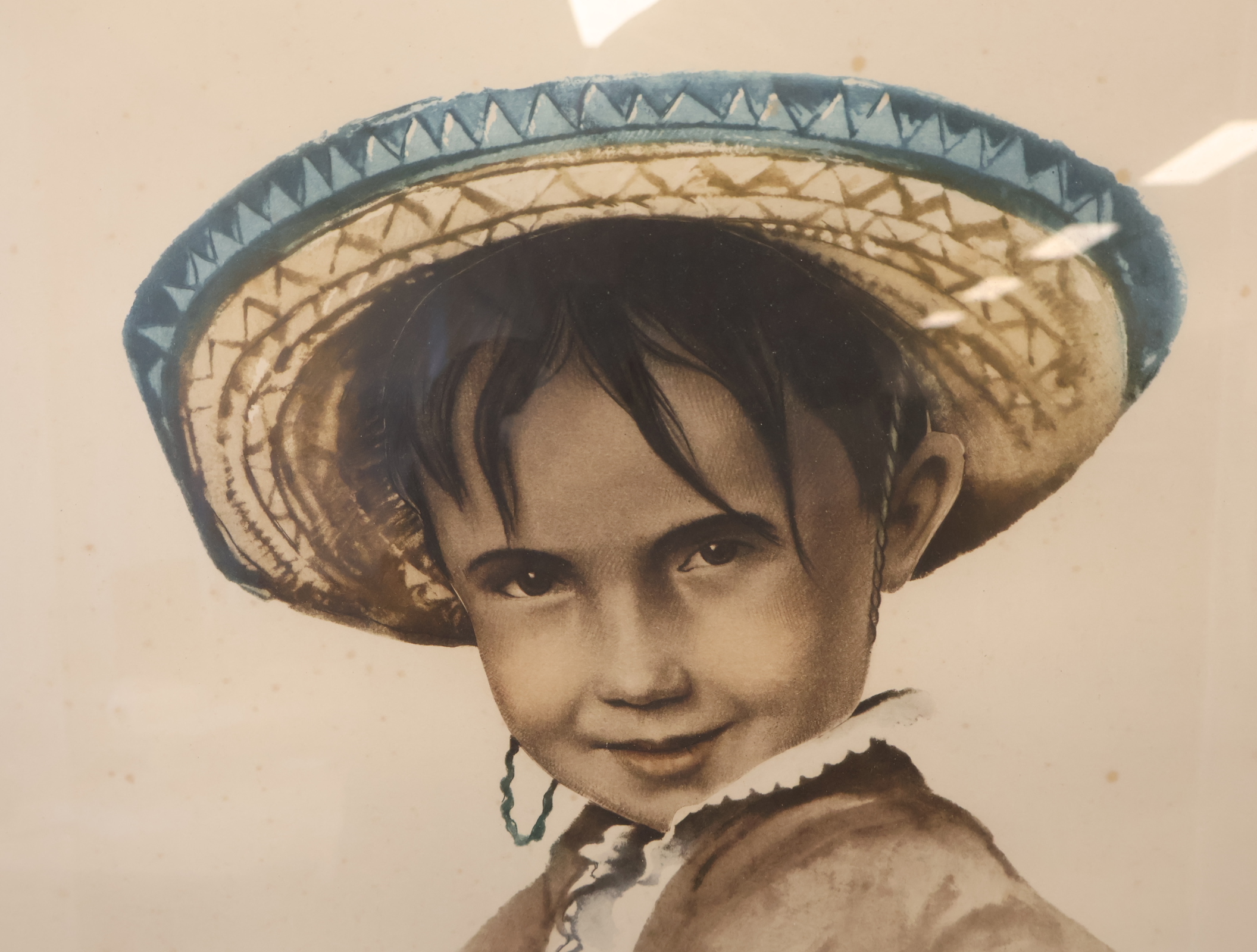 Ingelijste tekening van kind met strohoed – foto 5 – kavel bij GSD Auctions, Zoeterwoude
