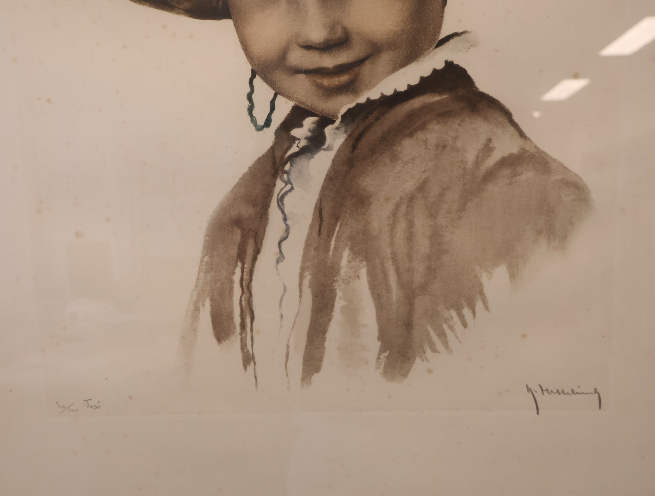 Ingelijste tekening van kind met strohoed – foto 6 – kavel bij GSD Auctions, Zoeterwoude