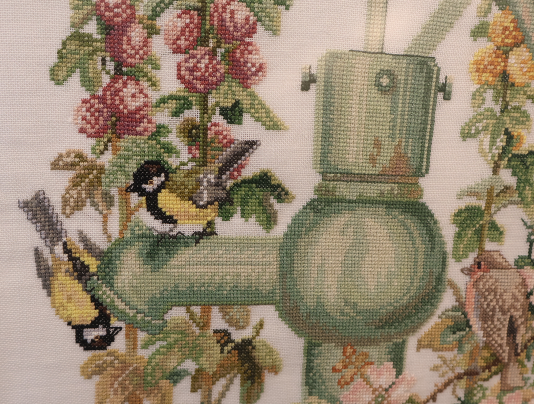 Geborduurd tafereel met waterpomp en vogels – foto 7 – kavel bij GSD Auctions, Zoeterwoude