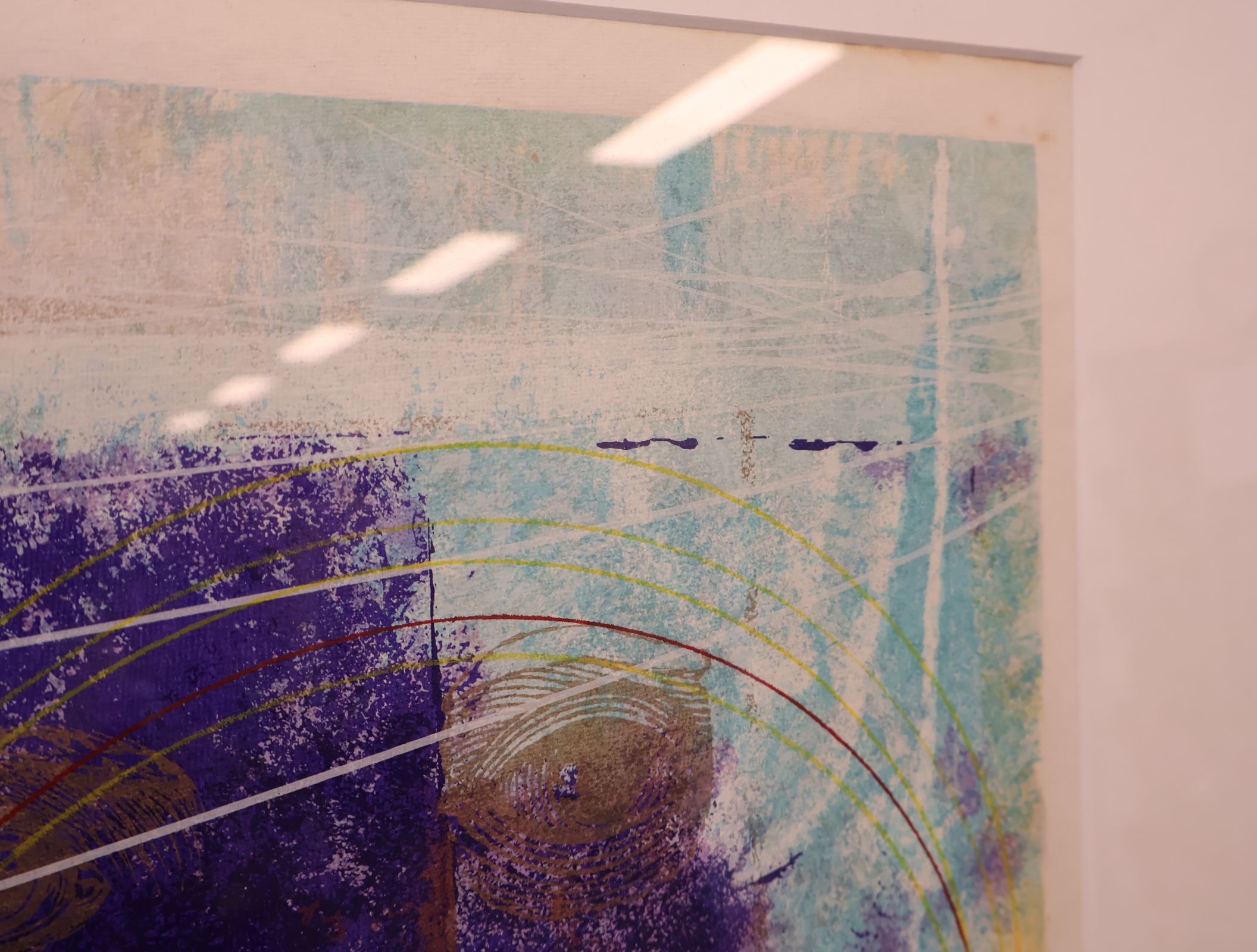 Abstract ingelijste kleurenlitho met cirkelmotief – foto 7 – kavel bij GSD Auctions, Zoeterwoude