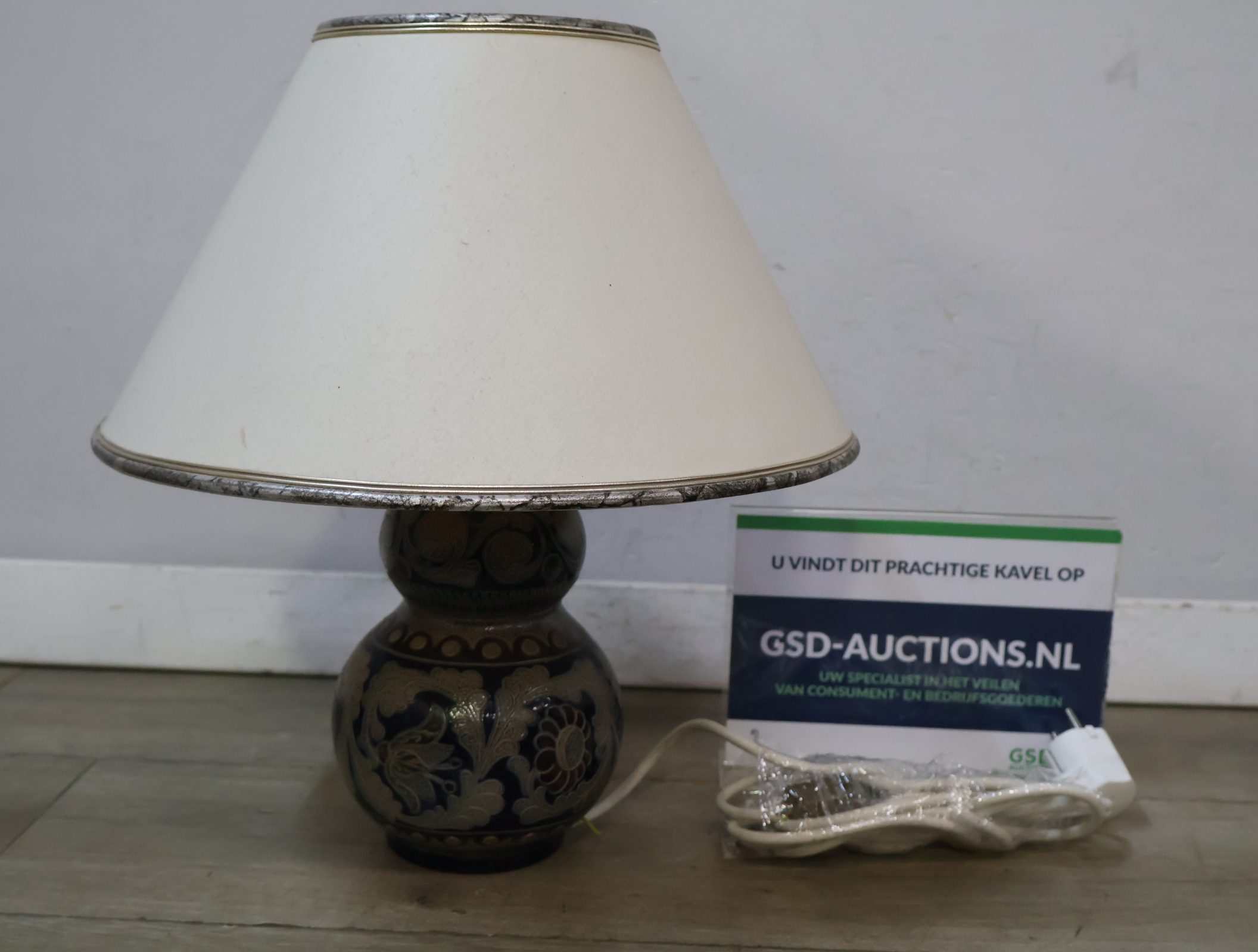 Tafellamp met keramische voet – kavel bij GSD Auctions, Zoeterwoude