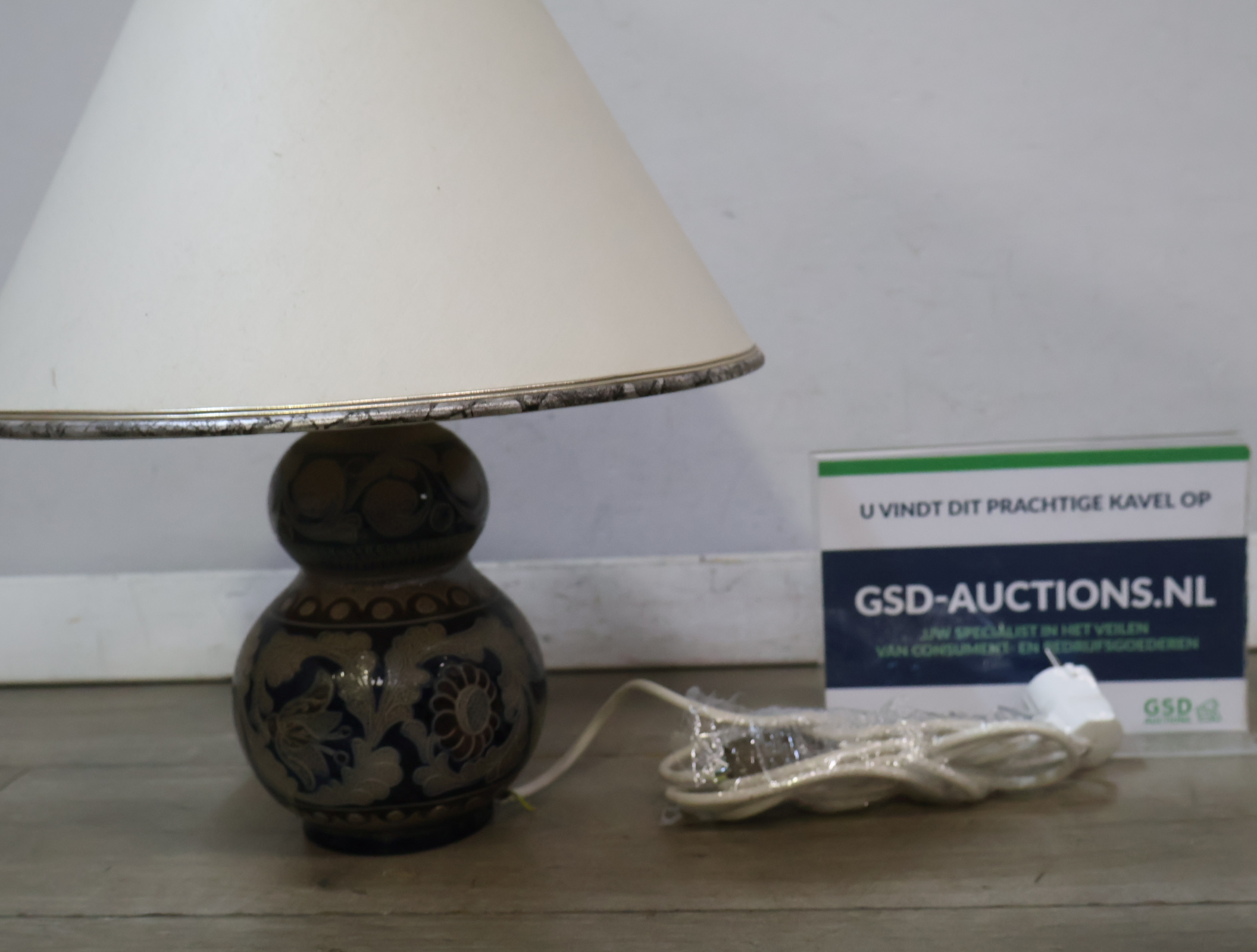 Tafellamp met keramische voet – foto 2 – kavel bij GSD Auctions, Zoeterwoude