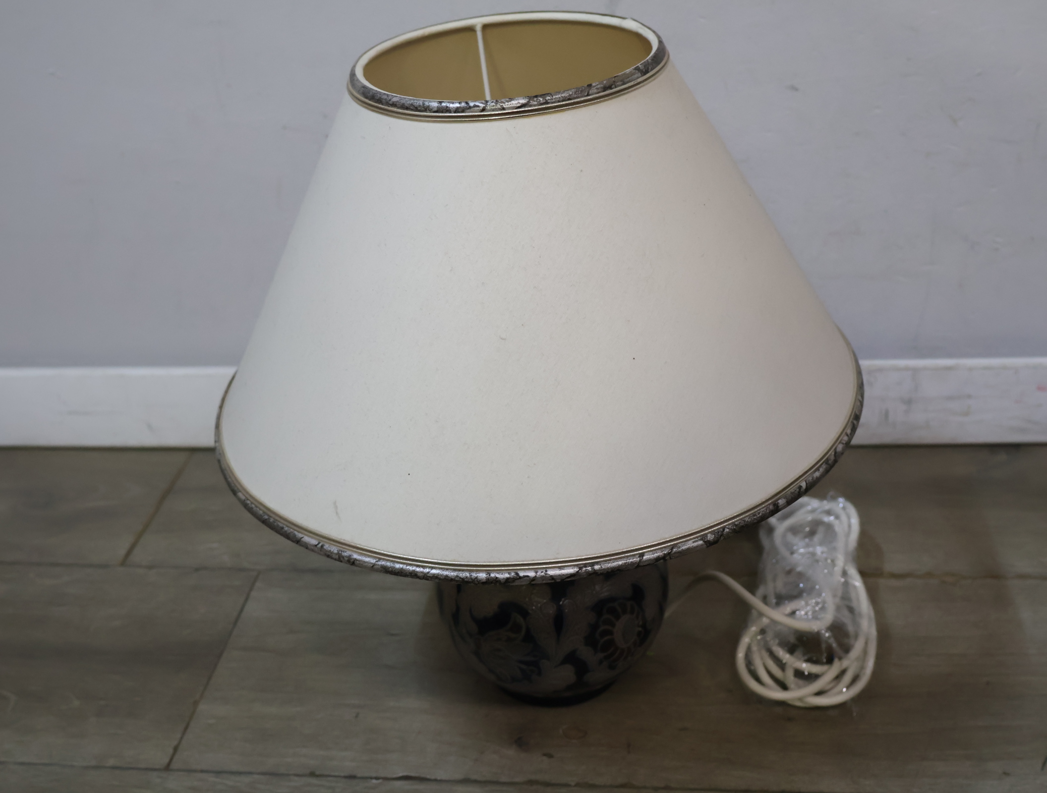 Tafellamp met keramische voet – foto 5 – kavel bij GSD Auctions, Zoeterwoude