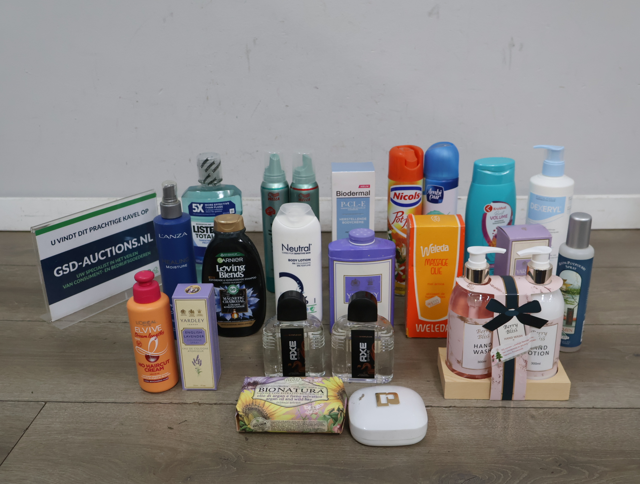 Diverse verzorgings-en schoonheidsproducten – foto 2 – kavel bij GSD Auctions, Zoeterwoude