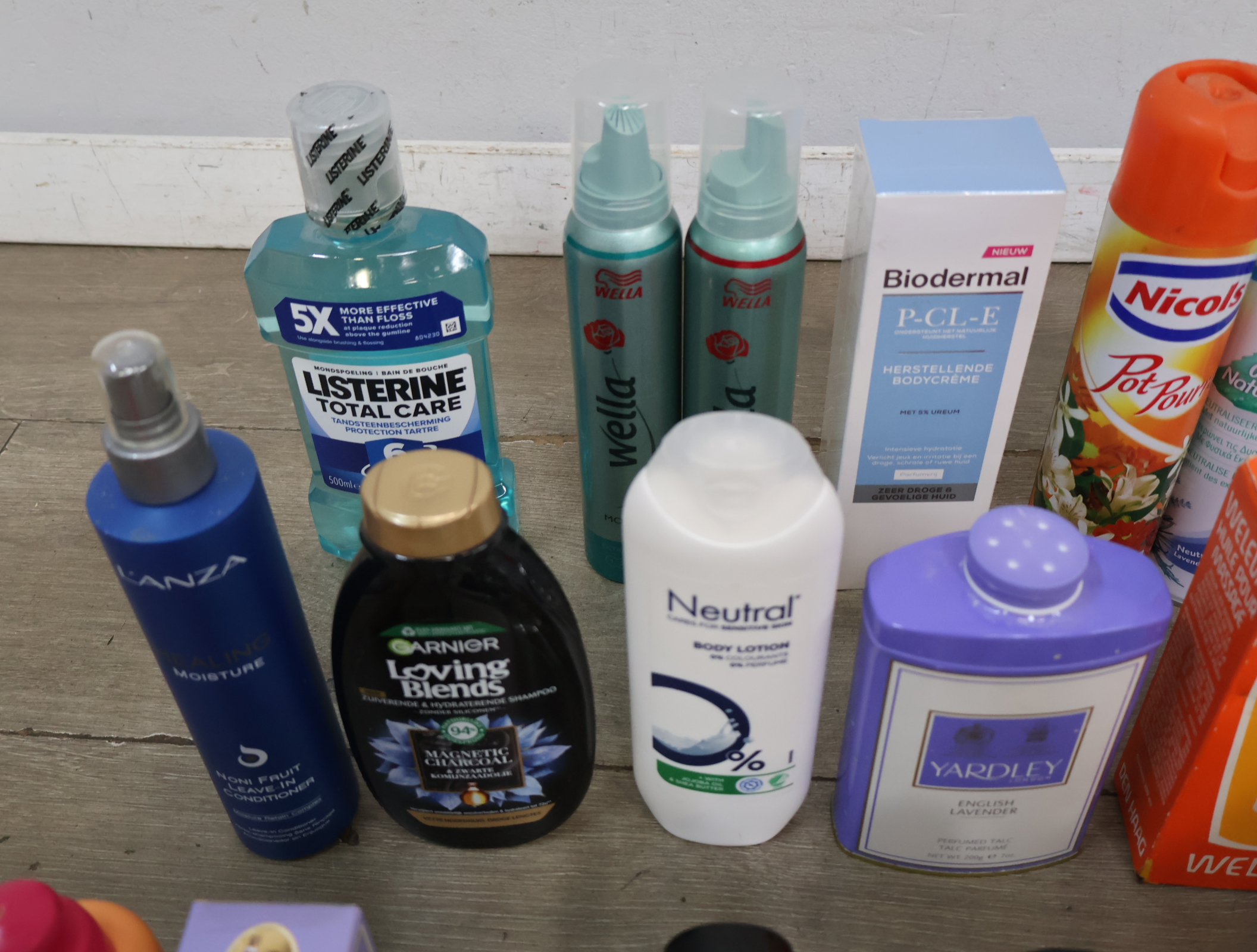 Diverse verzorgings-en schoonheidsproducten – foto 9 – kavel bij GSD Auctions, Zoeterwoude