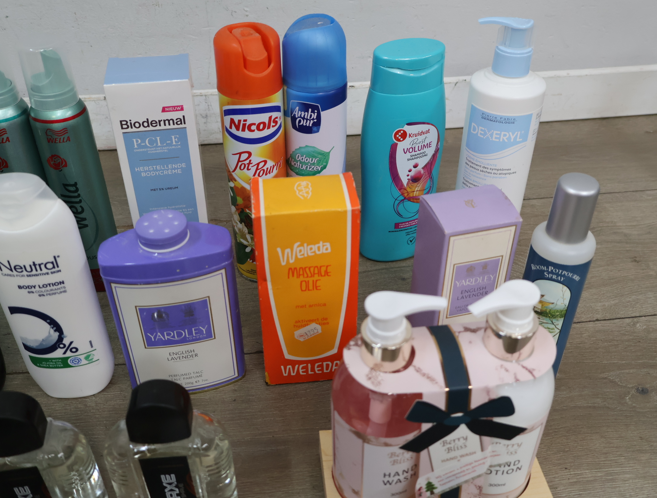 Diverse verzorgings-en schoonheidsproducten – foto 10 – kavel bij GSD Auctions, Zoeterwoude