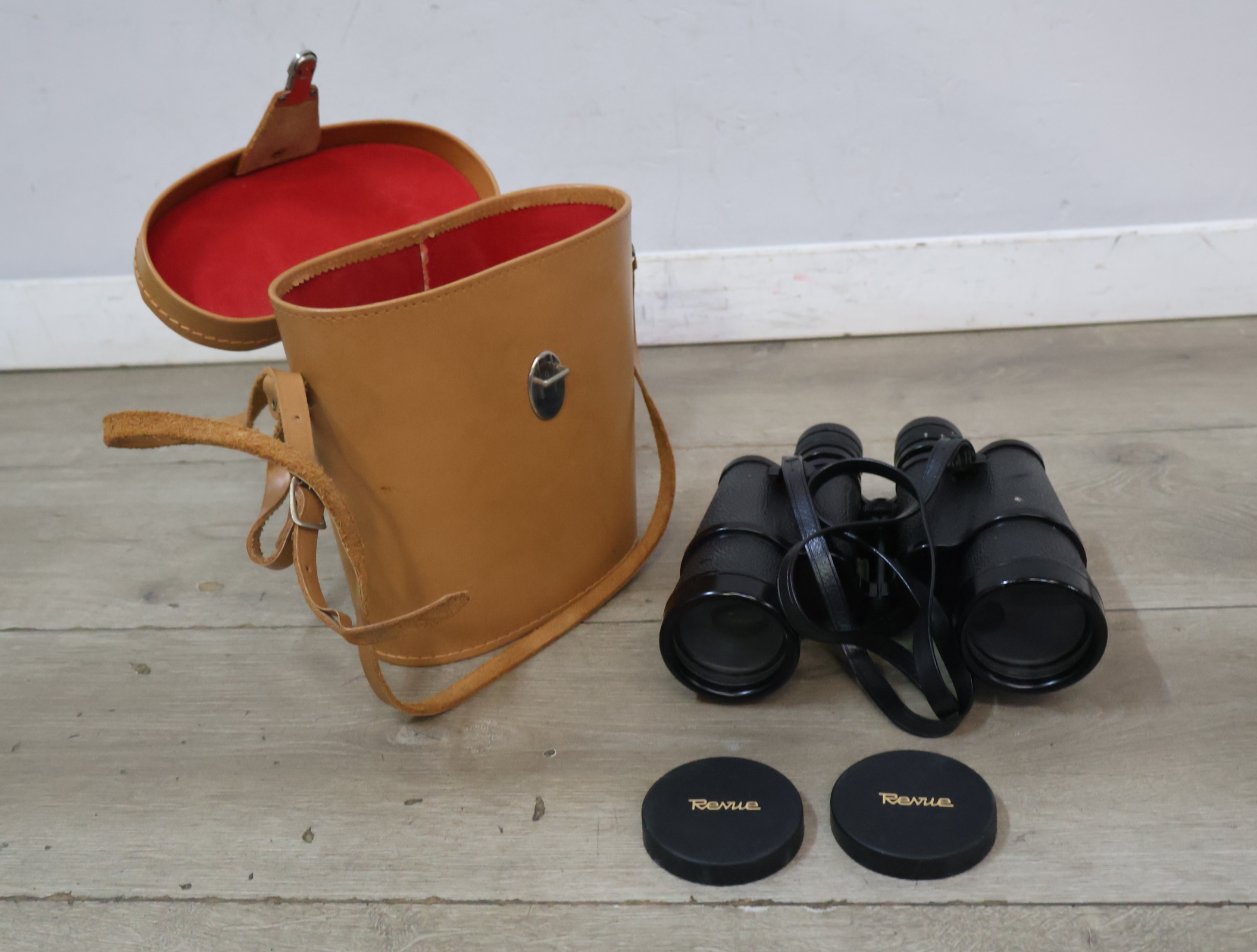 Revue verrekijker met leren tas – foto 3 – kavel bij GSD Auctions, Zoeterwoude