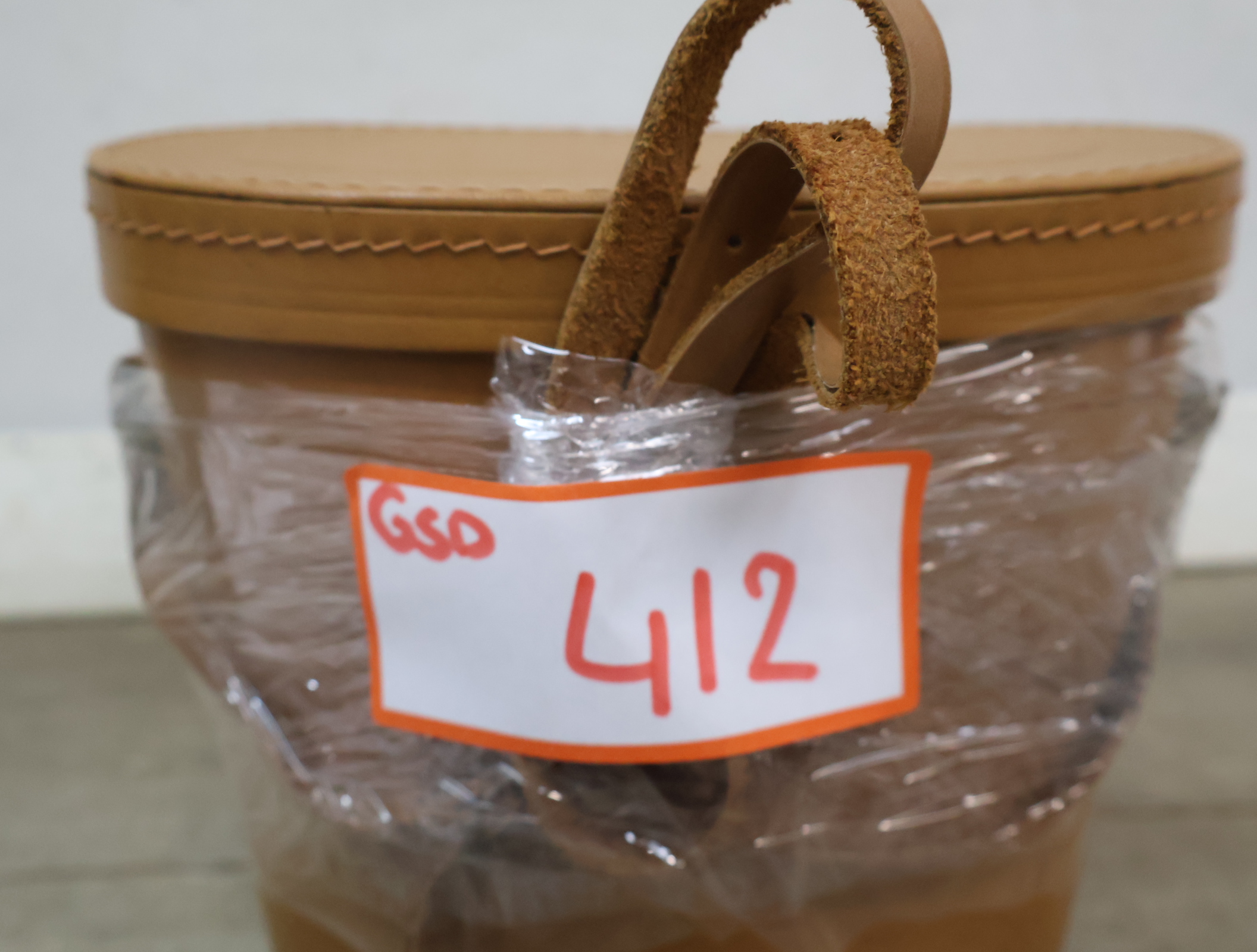 Revue verrekijker met leren tas – foto 16 – kavel bij GSD Auctions, Zoeterwoude