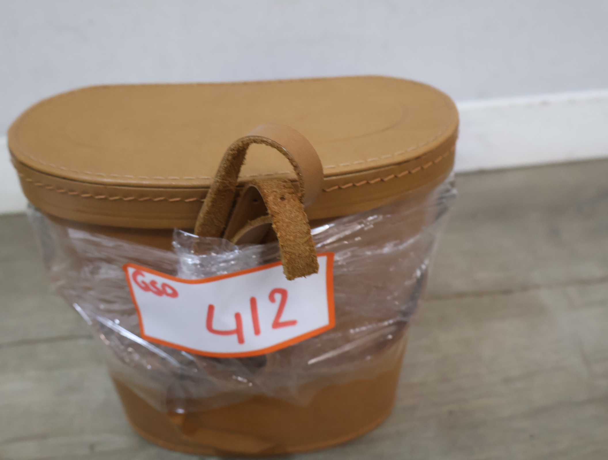 Revue verrekijker met leren tas – foto 17 – kavel bij GSD Auctions, Zoeterwoude