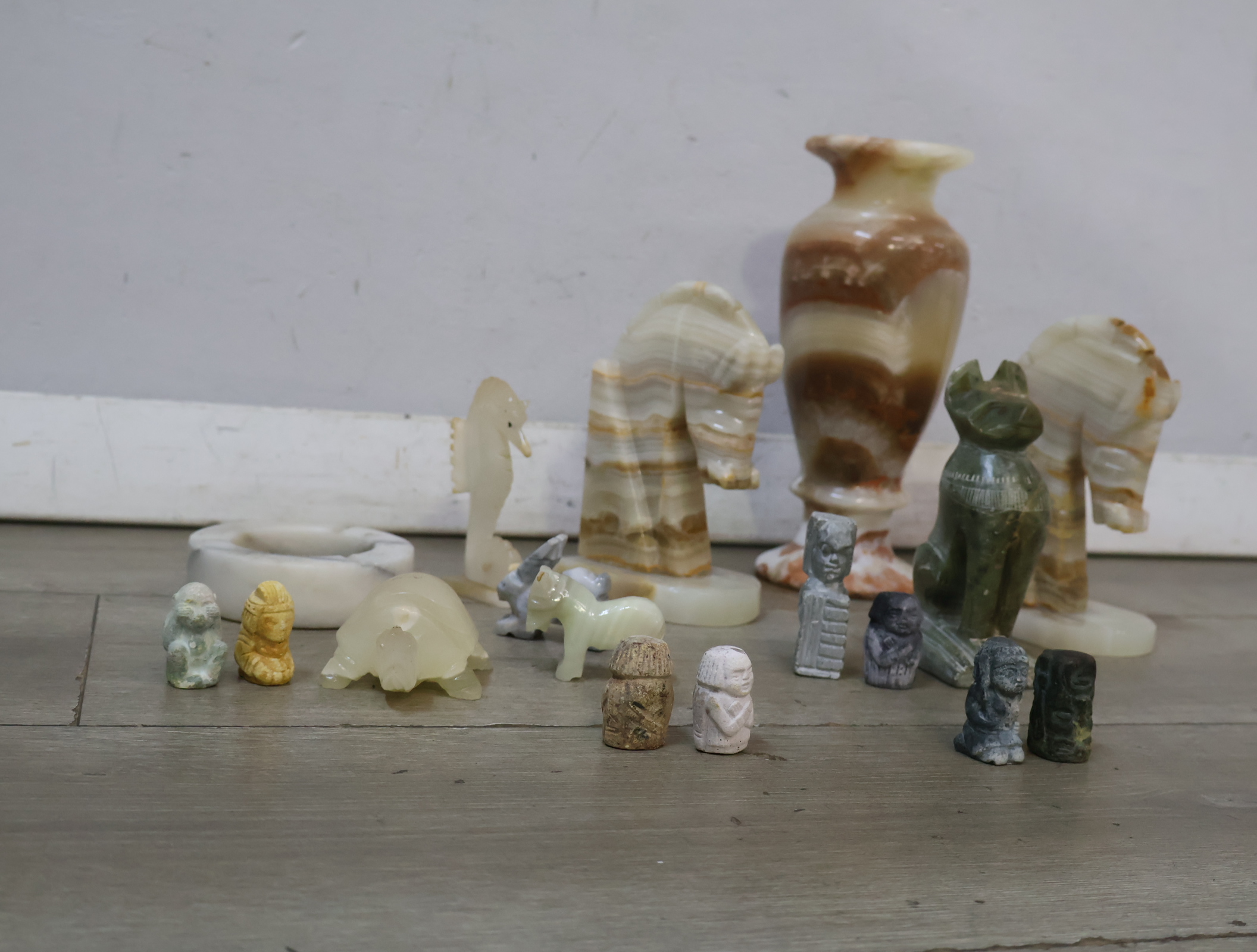 Set decoratieve Marmeren beeldjes – foto 6 – kavel bij GSD Auctions, Zoeterwoude