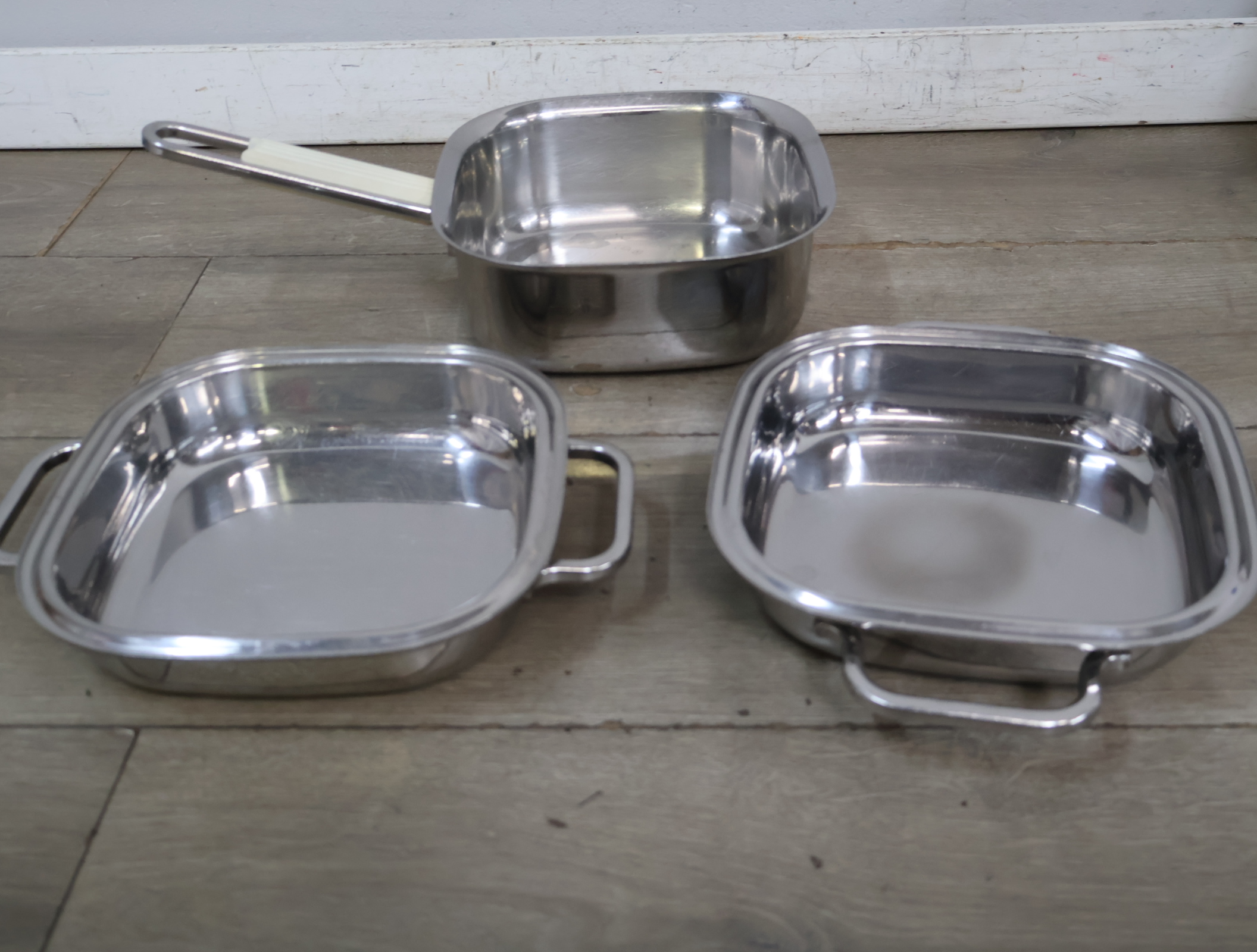 Set roestvrijstalen pannen – foto 6 – kavel bij GSD Auctions, Zoeterwoude