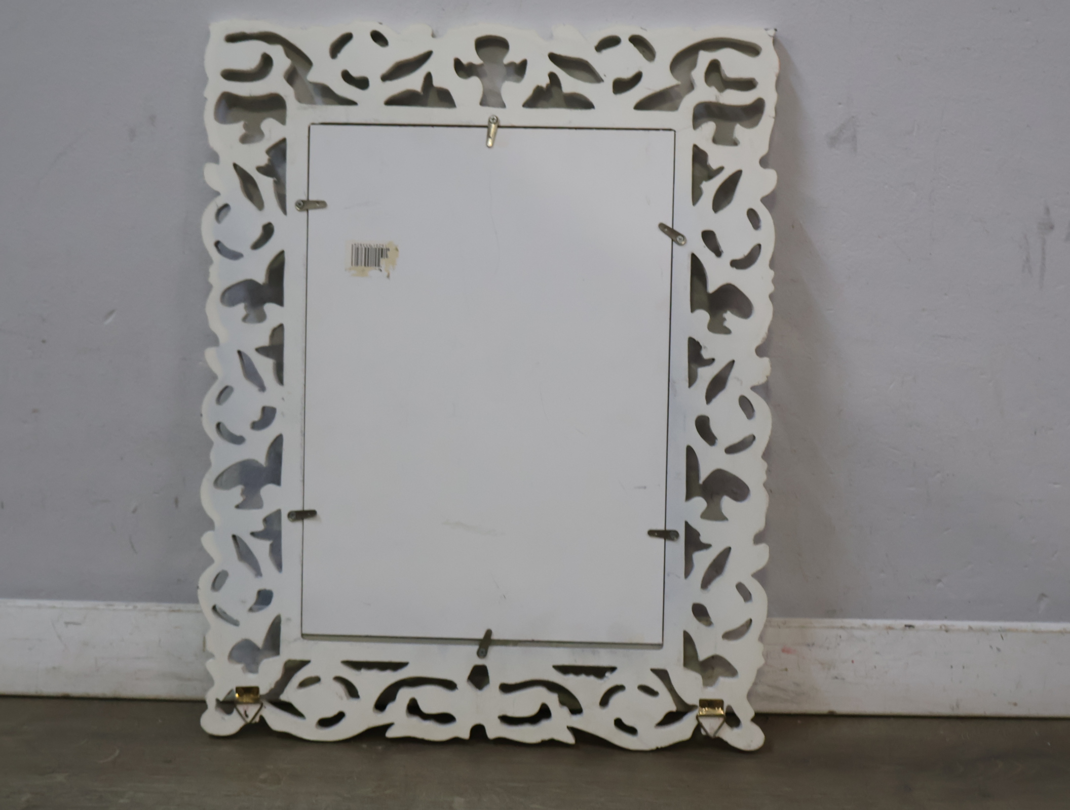 Witte houten spiegel met brocante lijst – foto 13 – kavel bij GSD Auctions, Zoeterwoude